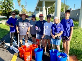 A much cleaner trail thanks to (L-R) Linda, Jim, Charlene, Leah, Leah D, Sandra & Debbie.