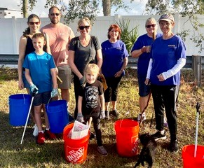 (L-R) Elementary school students with parents join Kiwanians Charlene, Leda & Linda on the trail.